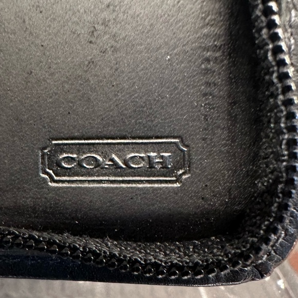 Vintage Coach Black Leather Large Zip Around Travel Wallet - Picture 3 of 6